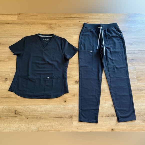 Fabletics Pants - Fabletics Black Scrub Set - Medium